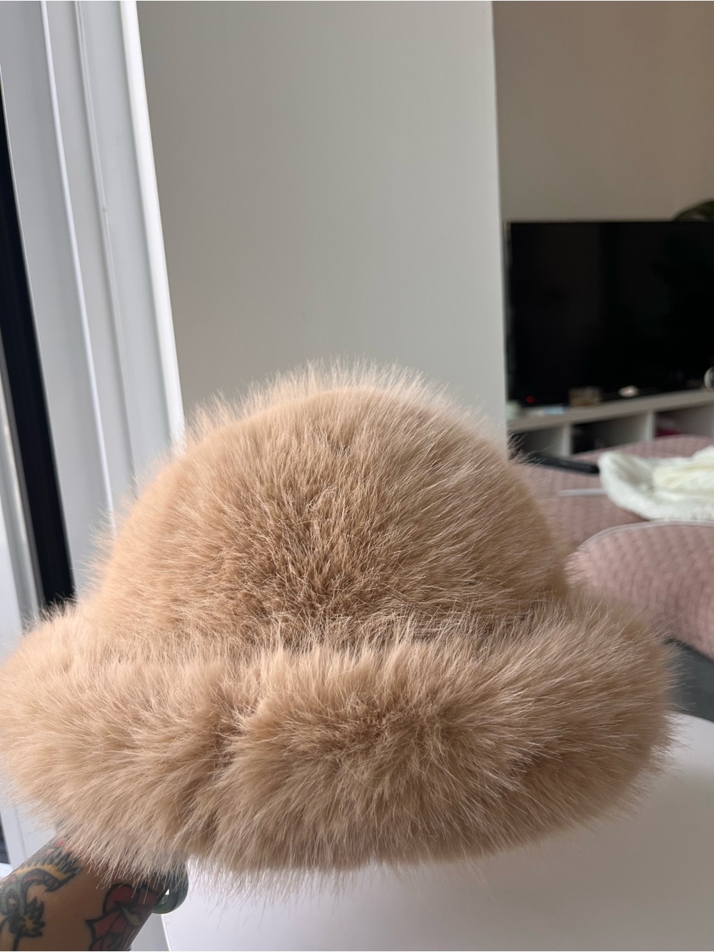 Plush Faux Fur Hat in Light Tan